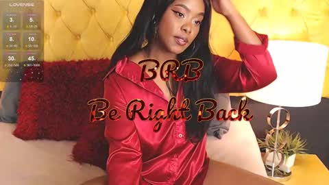 Snapshot of alishaweir chatting on 02.12.25 Luna online show from 02.12.25