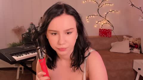 Snapshot of alisia_mars chatting on 01.06.25 Alisia online show from 01.06.25