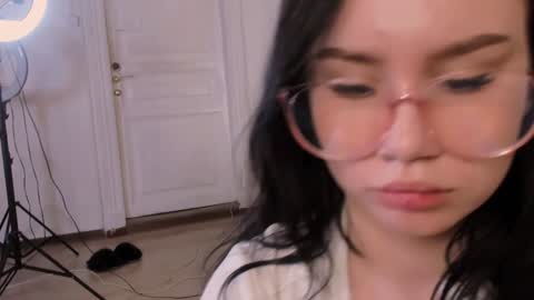 Snapshot of alisia_mars chatting on 02.04.25 Alisia online show from 02.04.25