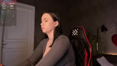 Snapshot of alisia_mars chatting on 03.07.25 Alisia online show from 03.07.25