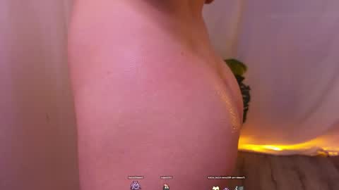 Snapshot of alisia_spinnet chatting on 12.14.24 Alisia online show from 12.14.24