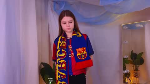 Snapshot of alisia_spinnet chatting on 12.15.24 Alisia online show from 12.15.24