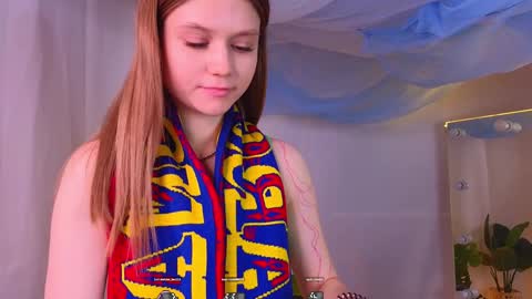 Snapshot of alisia_spinnet chatting on 12.15.24 Alisia online show from 12.15.24