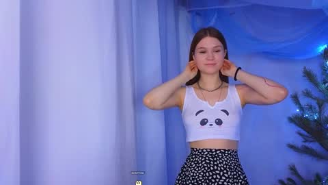 Snapshot of alisia_spinnet chatting on 01.05.25 Alisia online show from 01.05.25