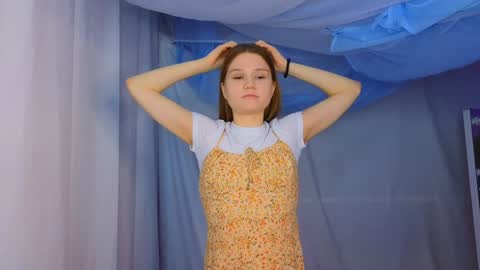 Snapshot of alisia_spinnet chatting on 01.10.25 Alisia online show from 01.10.25