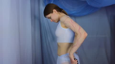 Snapshot of alisia_spinnet chatting on 01.10.25 Alisia online show from 01.10.25