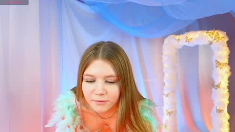 Snapshot of alisia_spinnet chatting on 01.26.25 Alisia online show from 01.26.25