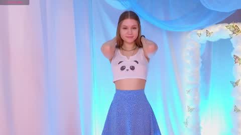 Snapshot of alisia_spinnet chatting on 01.28.25 Alisia online show from 01.28.25