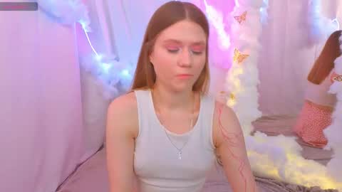 Snapshot of alisia_spinnet chatting on 10.05.25 Alisia online show from 10.05.25