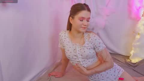 Snapshot of alisia_spinnet chatting on 10.18.25 Alisia online show from 10.18.25