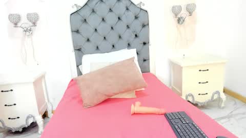 Snapshot of alison_carde05 chatting on 09.08.25 Alison online show from 09.08.25