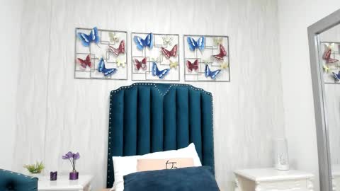 Snapshot of alison_carde05 chatting on 10.21.25 Alison online show from 10.21.25