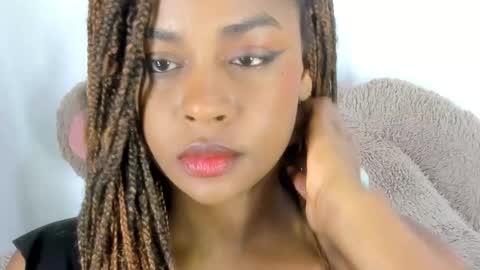 Snapshot of alison_ker chatting on 09.25.25 Sofias house online show from 09.25.25