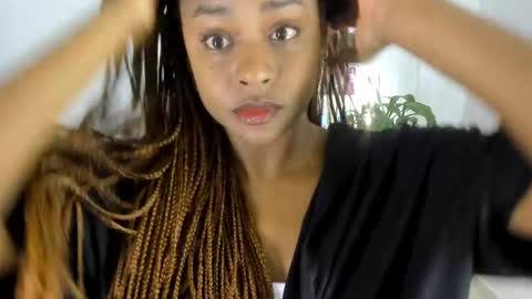 Snapshot of alison_ker chatting on 09.30.25 Sofias house online show from 09.30.25