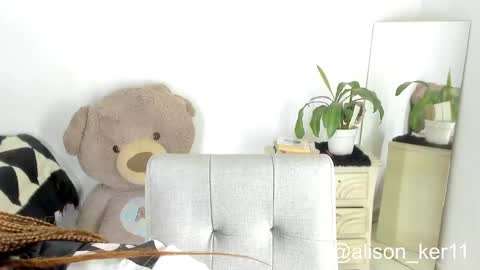 Snapshot of alison_ker chatting on 10.01.25 Sofias house online show from 10.01.25