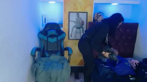 Snapshot of alison_moon7 chatting on 09.24.25 ALISON MOON online show from 09.24.25