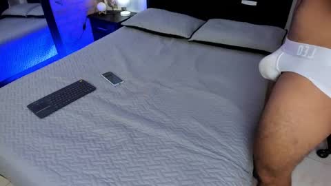 Snapshot of alison_thomas1 chatting on 12.24.24 alison online show from 12.24.24