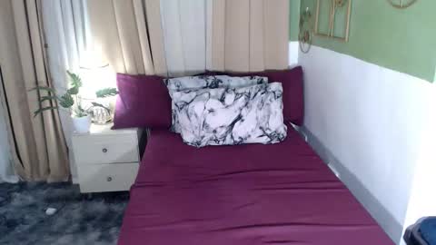 Snapshot of alisonaims chatting on 01.24.25 hotty online show from 01.24.25