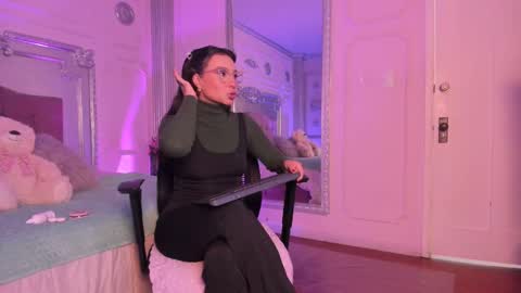 Alison Fishert online show from 01.09.25