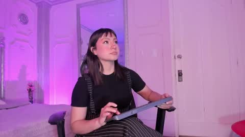 Alison Fishert online show from 09.10.25