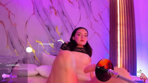 Mia online show from 10.29.25