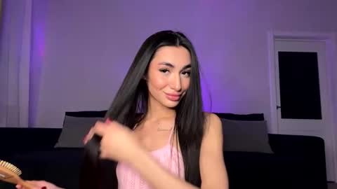 Snapshot of alissadreams chatting on 10.19.25 Alissa online show from 10.19.25