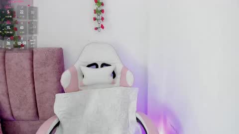 Snapshot of alisson_boobs_ chatting on 05.17.26 Alisson online show from 05.17.26
