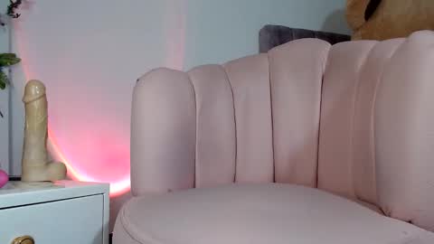 Snapshot of alissonkisses chatting on 12.31.24 alisson online show from 12.31.24