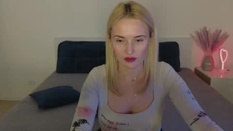 Snapshot of alisssarose chatting on 01.07.25 alisssarose online show from 01.07.25