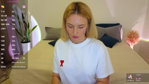 Snapshot of alisssarose chatting on 11.27.25 alisssarose online show from 11.27.25