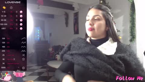 Snapshot of alix_beltran chatting on 12.27.24 Alix online show from 12.27.24