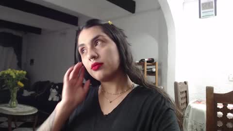 Snapshot of alix_beltran chatting on 02.18.25 Alix online show from 02.18.25