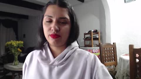 Snapshot of alix_beltran chatting on 02.20.25 Alix online show from 02.20.25