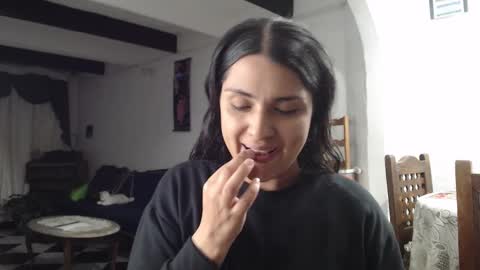 Snapshot of alix_beltran chatting on 03.03.25 Alix online show from 03.03.25