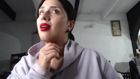 Snapshot of alix_beltran chatting on 03.05.25 Alix online show from 03.05.25