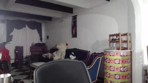 Snapshot of alix_beltran chatting on 03.06.25 Alix online show from 03.06.25