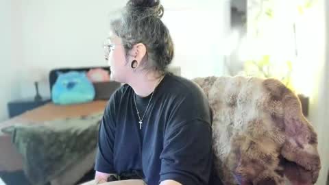 Snapshot of alix_valentine chatting on 11.18.25 alix_valentine online show from 11.18.25