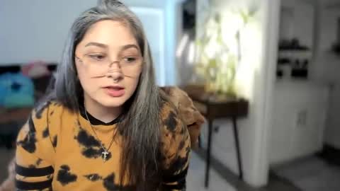 Snapshot of alix_valentine chatting on 11.19.25 alix_valentine online show from 11.19.25