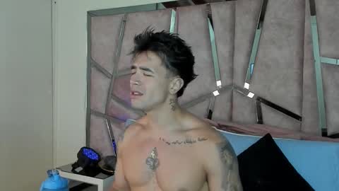 Snapshot of alixmartin1 chatting on 10.29.25 alix online show from 10.29.25