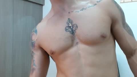 Snapshot of alixmartin1 chatting on 11.06.25 alix online show from 11.06.25