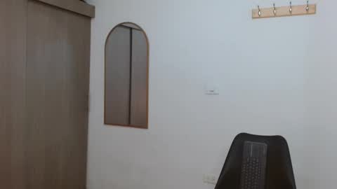 Snapshot of alixmartin1 chatting on 11.26.25 alix online show from 11.26.25