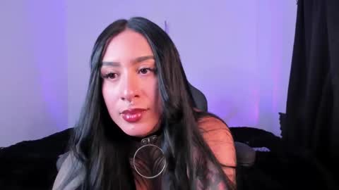 Snapshot of aliz_01 chatting on 11.05.25 Aliz online show from 11.05.25