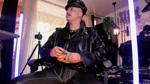 Snapshot of allanhurtss chatting on 12.06.24 online show from 12.06.24