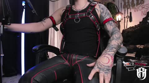 Snapshot of allanhurtss chatting on 01.02.25 online show from 01.02.25