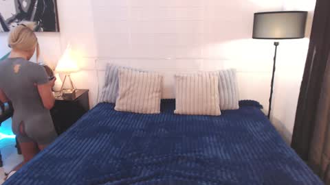 Miss Gia online show from 01.09.25