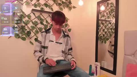 Snapshot of allen_starck chatting on 02.18.25 Allen online show from 02.18.25