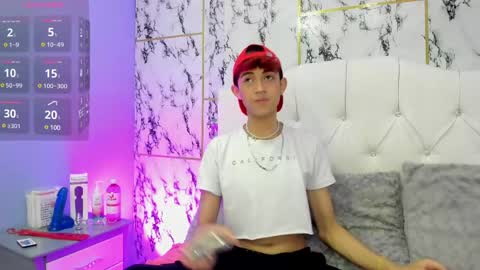 Snapshot of allen_starck chatting on 03.04.25 Allen online show from 03.04.25