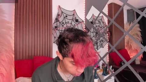 Snapshot of allen_starck chatting on 10.12.25 Allen online show from 10.12.25