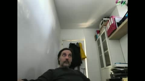 Snapshot of allenvic chatting on 12.01.25 allenvic online show from 12.01.25