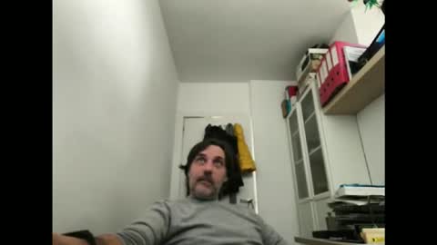 Snapshot of allenvic chatting on 12.04.25 allenvic online show from 12.04.25